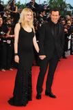th_57632_Celebutopia-Laetitia_Casta-Visage_premiere_during_the_62nd_International_Cannes_Film_Festival-05_122_1193lo.jpg