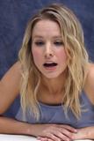 th_11294_kristen_bell_couples_retreat_press_conference_37_122_595lo.jpg