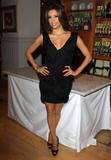 th_87950_celebrity_paradise.com_Eva_Longoria_book_05_122_6lo.jpg